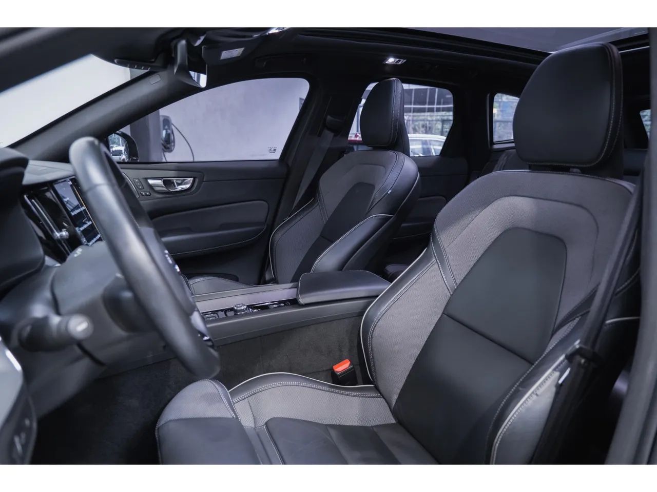 Volvo XC 60 3.0 AWD 5p, foto 10 de 14