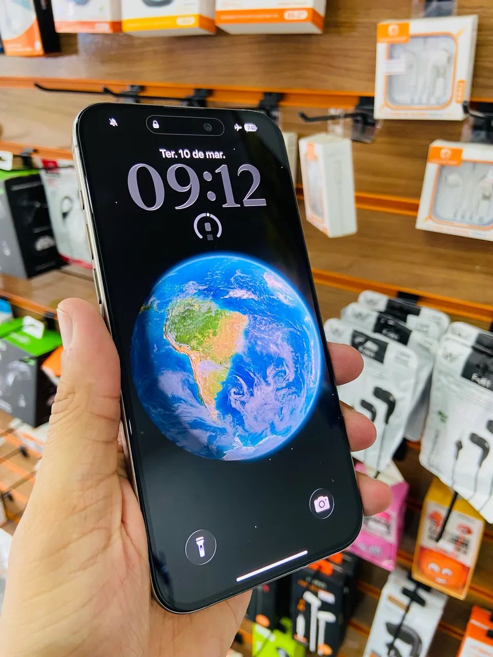 iPhone 15 pro Max -256gb (Face id Off) - Celulares e Smartphones