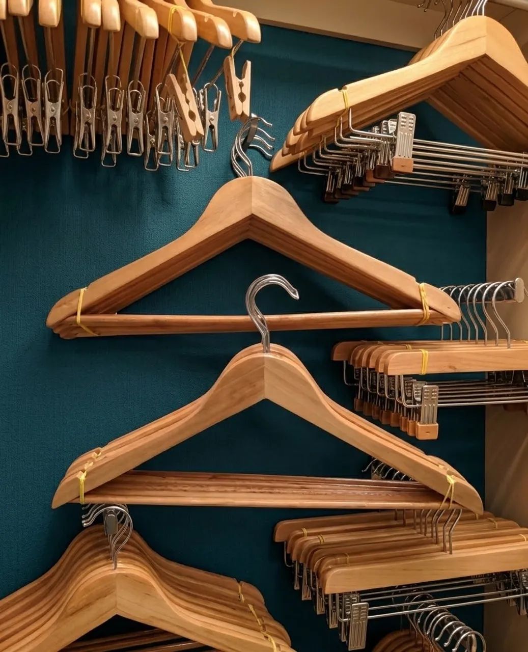 Cabides de loja de roupa 