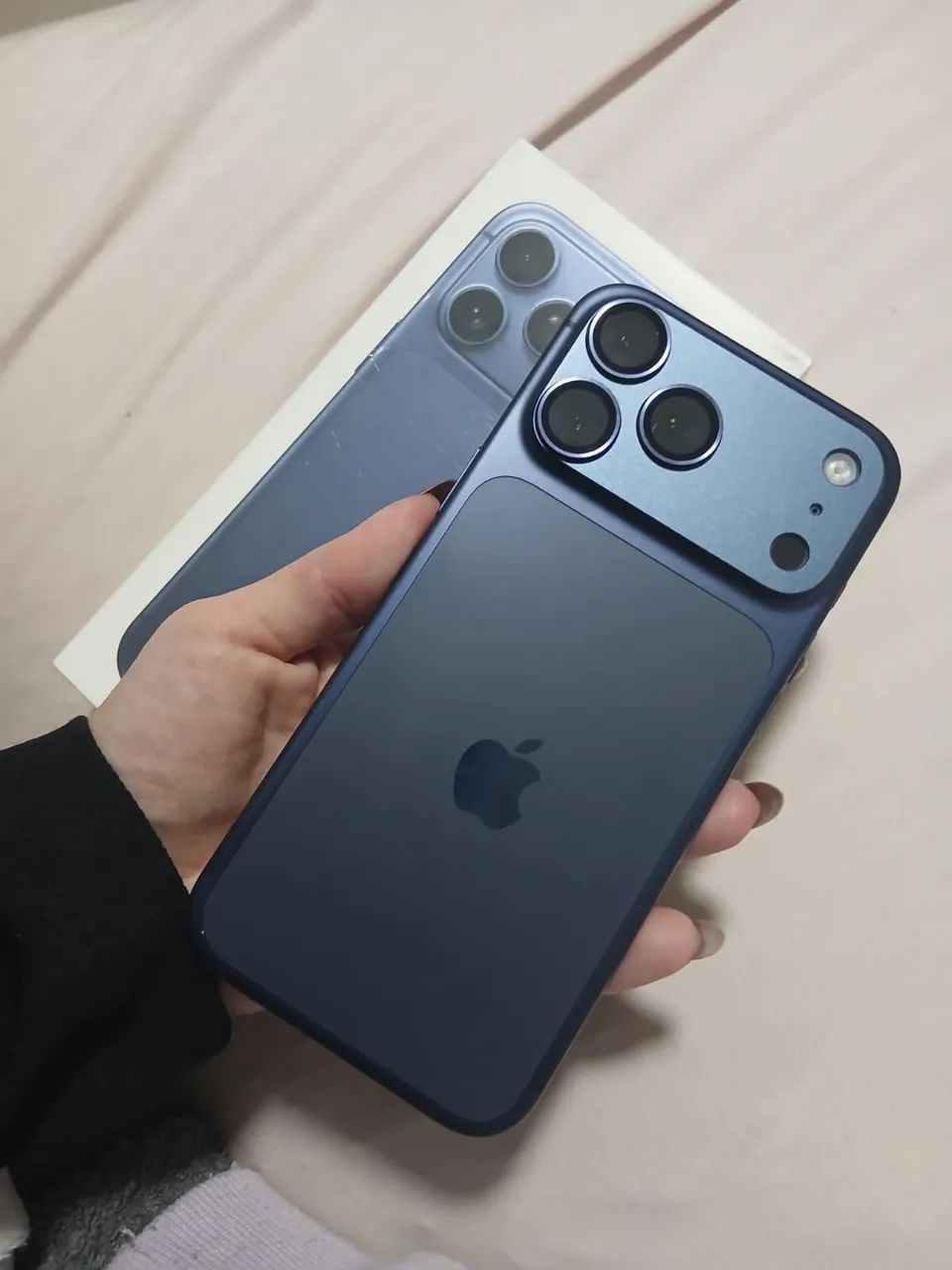 IPHONE 17 pro Max - 4 meses de uso, garantia até 03/2027