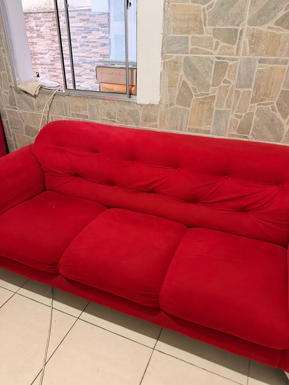 Sofá Vermelho 3 lugares  - Foto 2