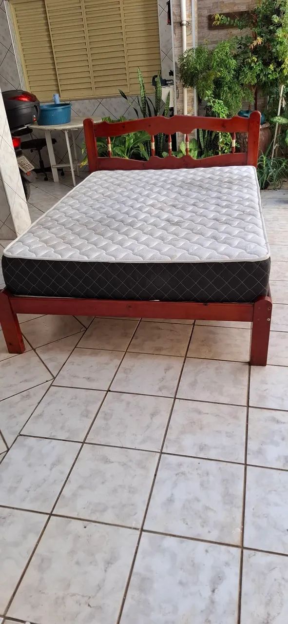 Cama de madeira toda infernizada e com colchão espuma casal. - Foto 5