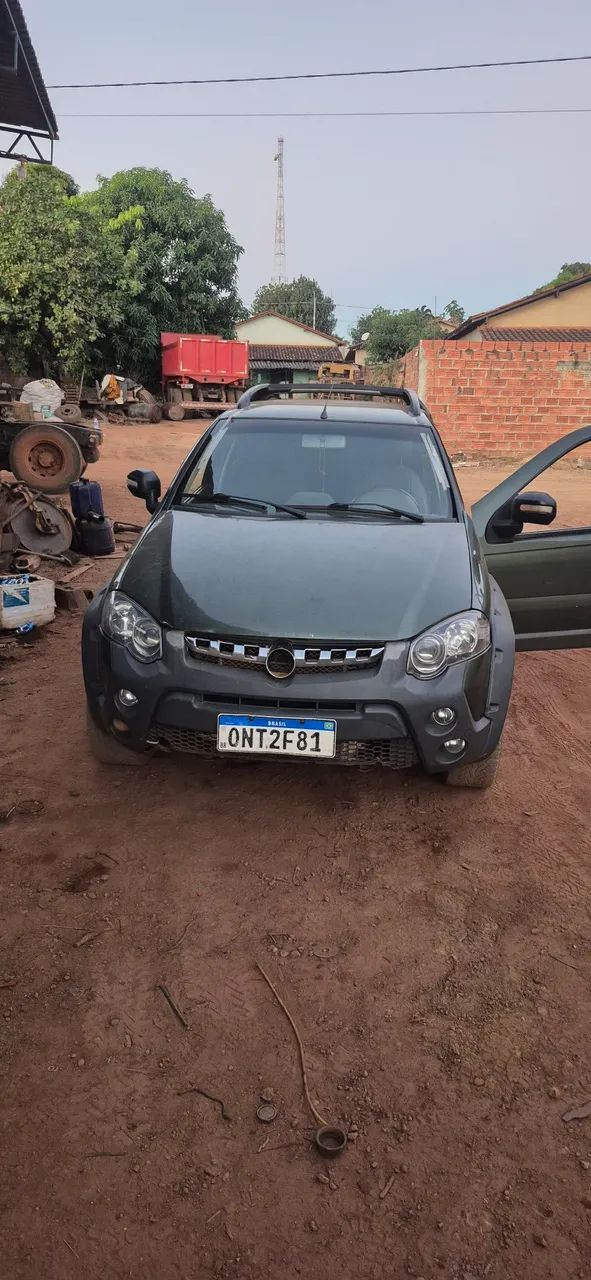 Fiat Strada Adventure 1.8/ 1.8 Locker Flex CE 2014 - Foto 4