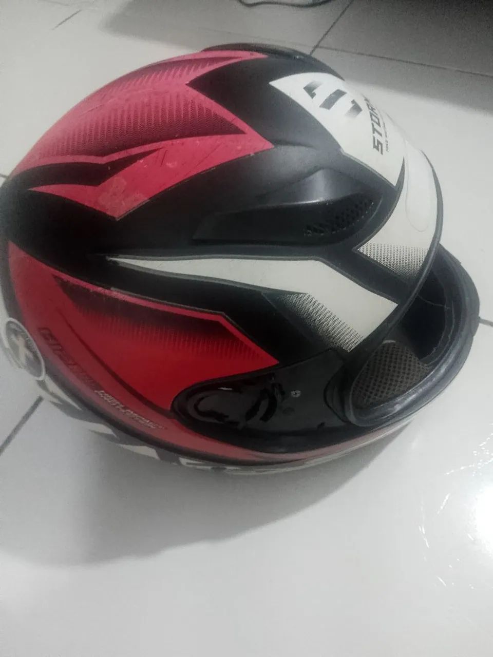 Capacete sem viseira 
