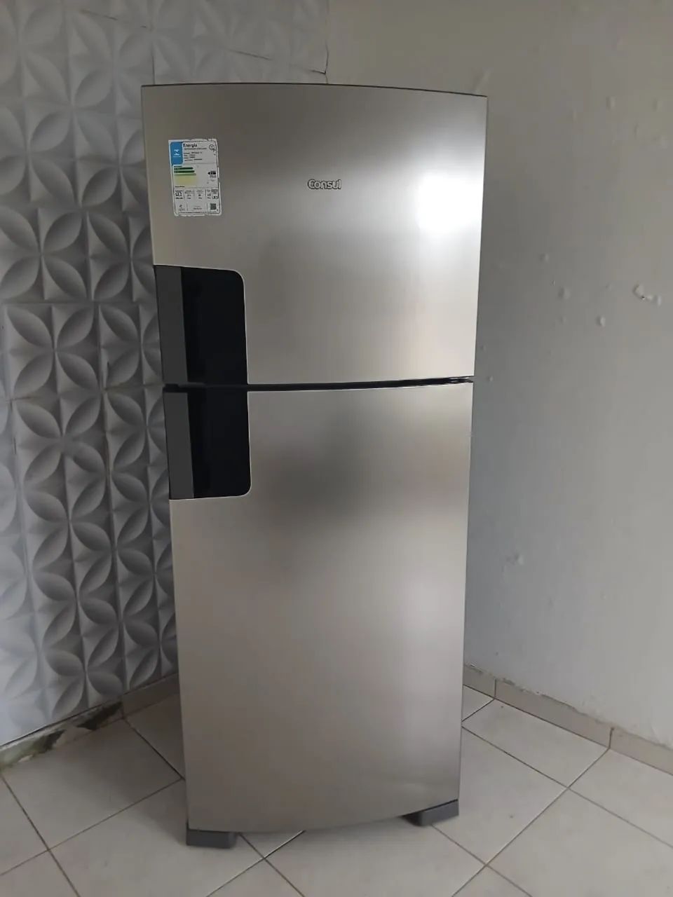 Vendo geladeira semi nova  - Foto 2