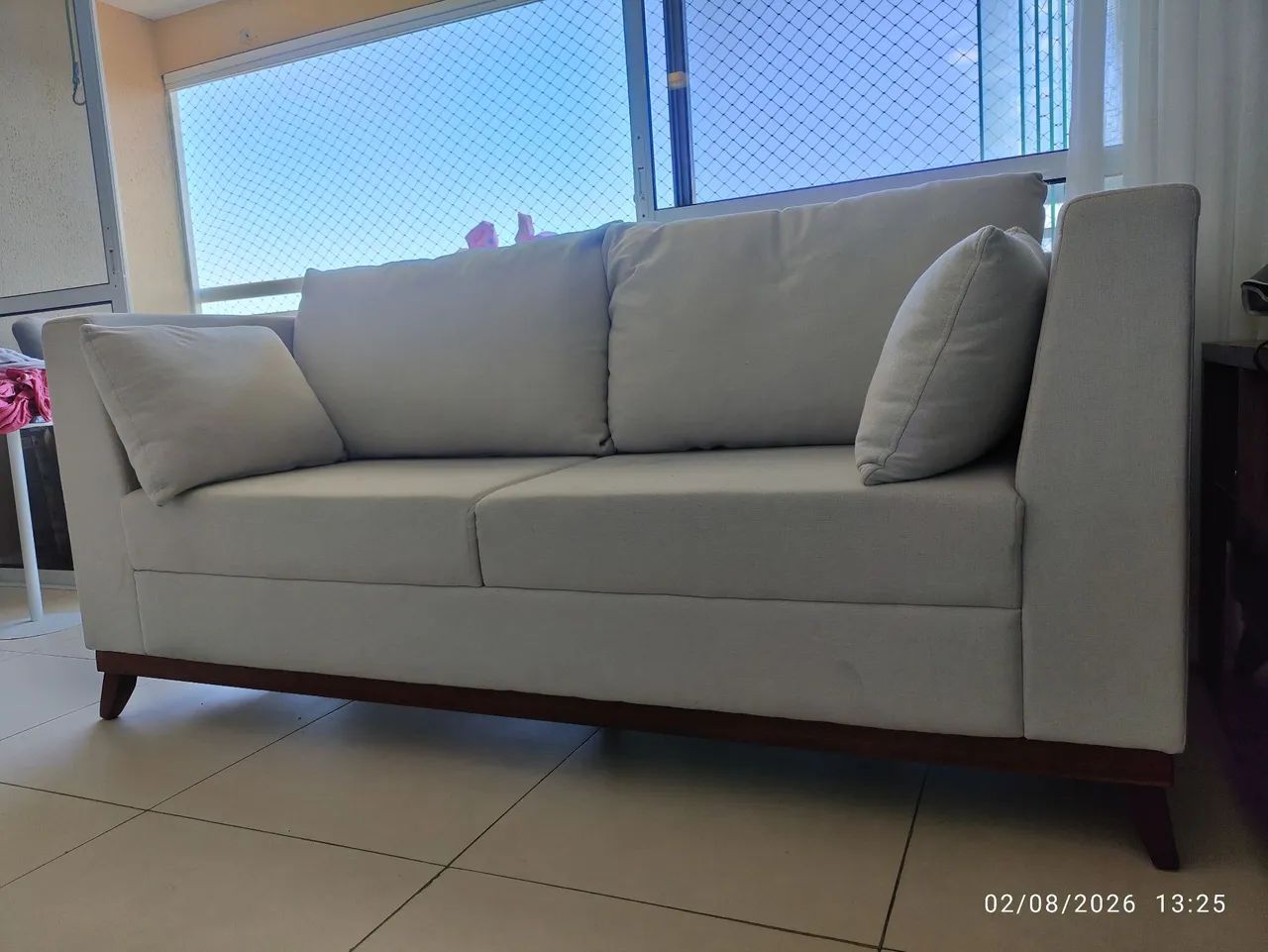 Sofá 3 lugares linho