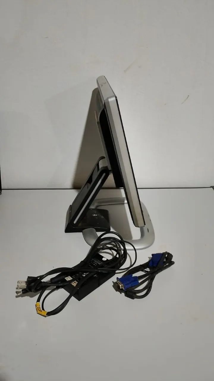 AOC 17-INCH LCD MONITOR415076727590103041
