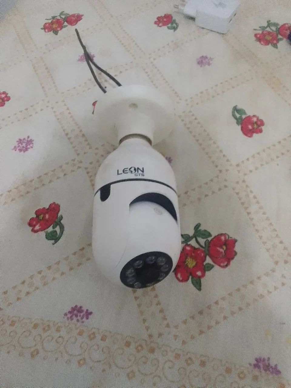 Vendo esta camera leon semi nova