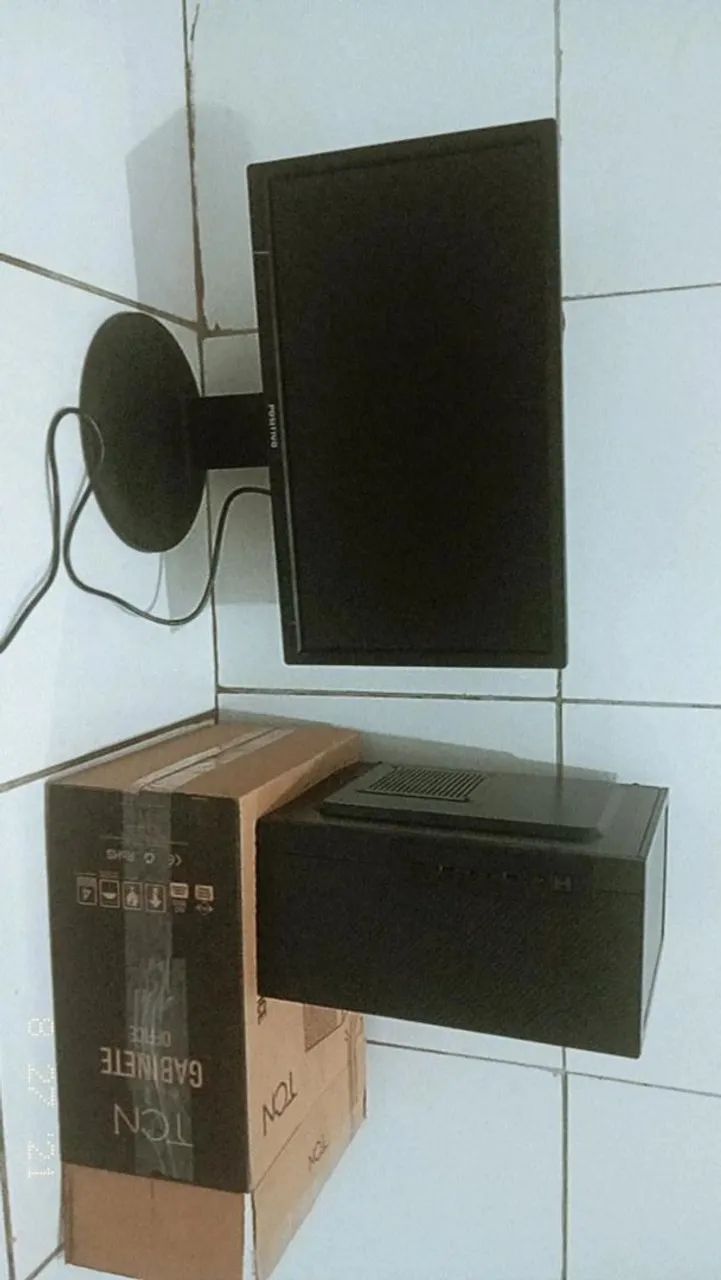 Computador e monitor