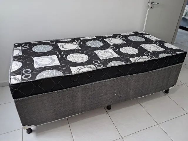 Cama box solteiro seme nova D28 Rs 280.00