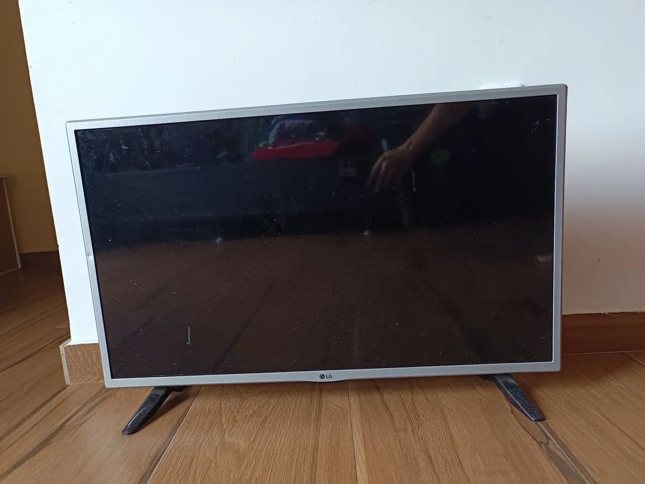 Smart TV LG 32 polegadas - Tela quebrada