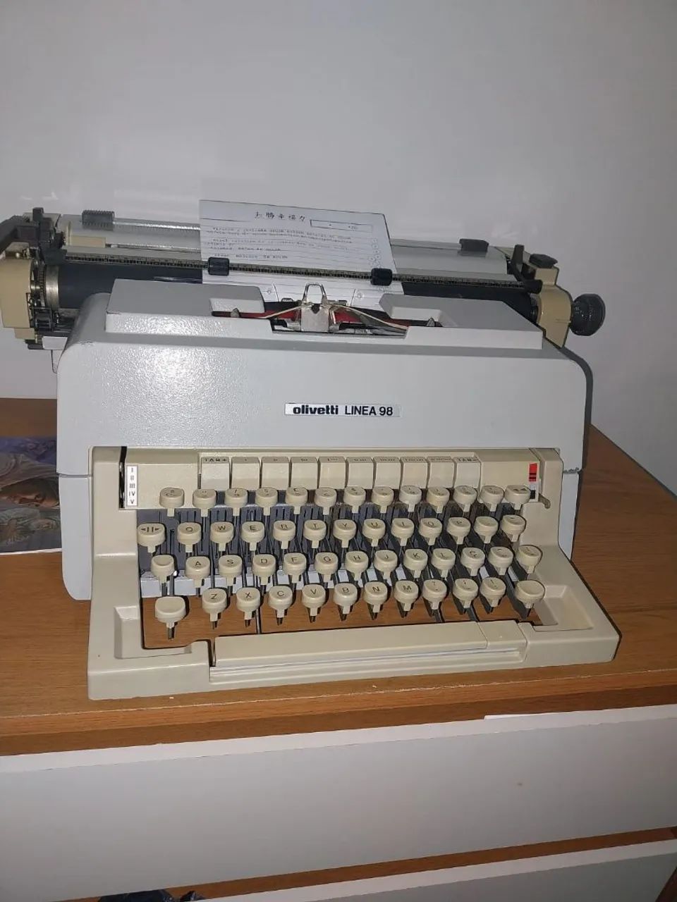 Vende-se máquina de escrever antiga