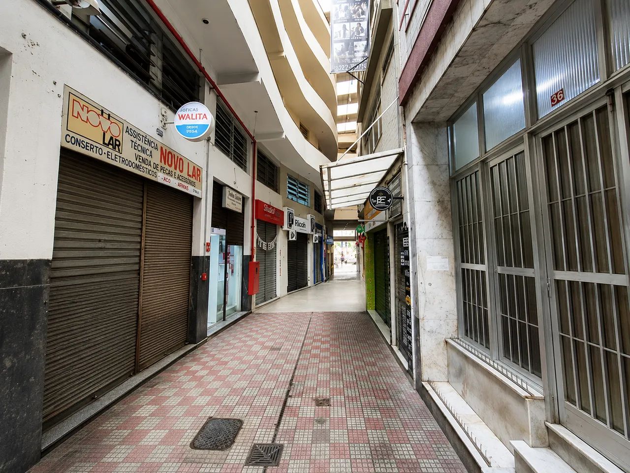 Locação - Loja no Centro entre Rua Halfeld e Rua Marechal com sobreloja - Foto 2