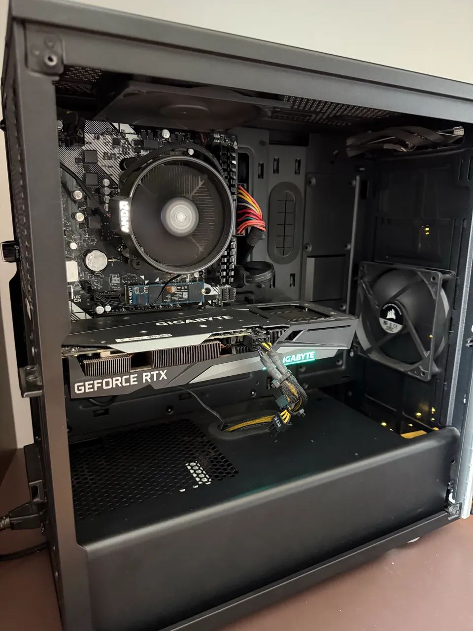 Pc Gamer Ryzen 7 2700 RTX 3060ti 32GB RAM - Foto 3