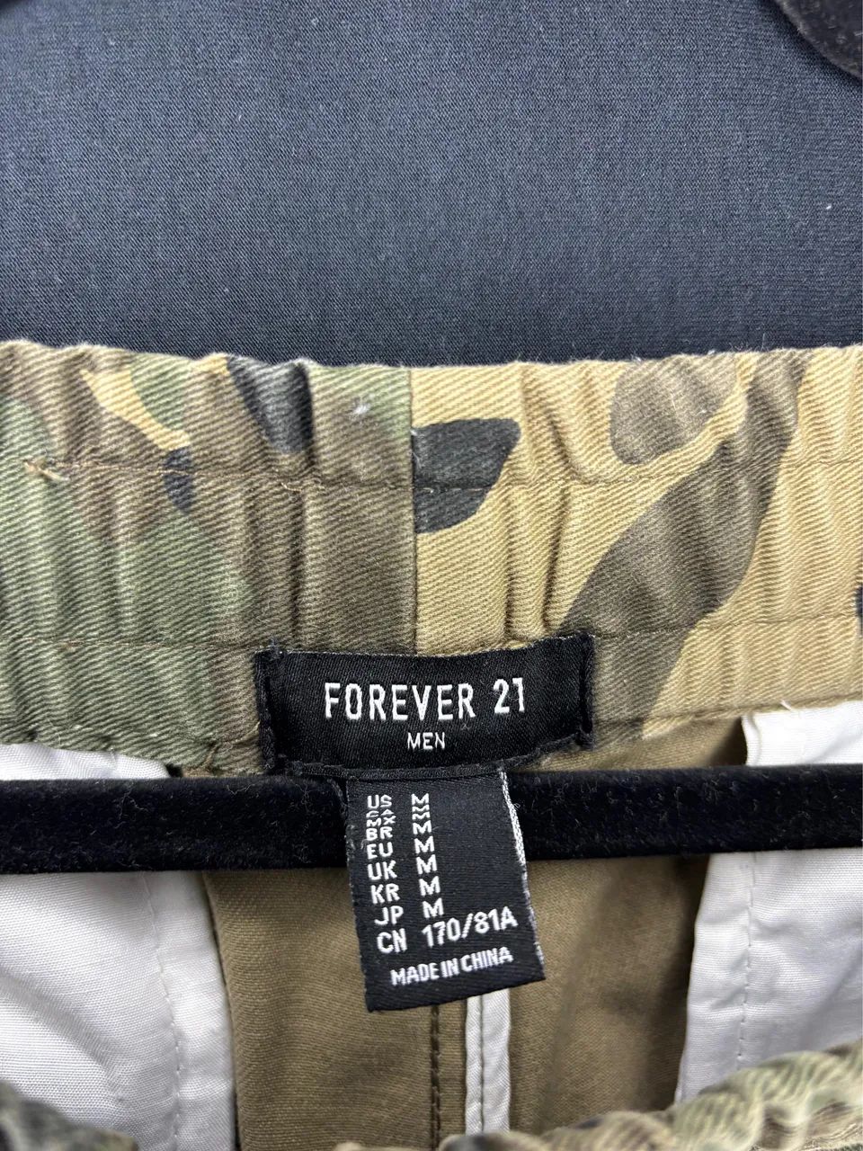 Calça jogger militar Forever 21 - Foto 2