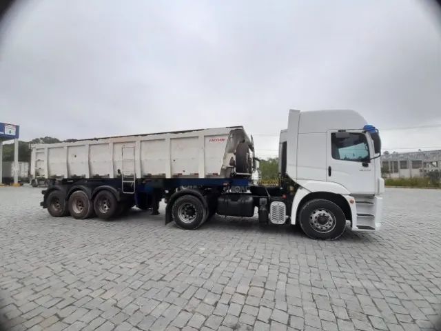 Carreta Caçamba 3 eixos 2013
