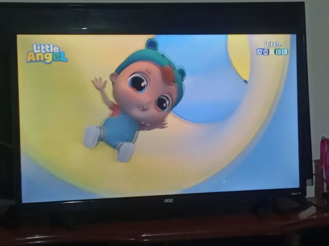 Smart TV AOC Roku de 32 Polegadas. Imagem e som perfeitos. - Foto 2