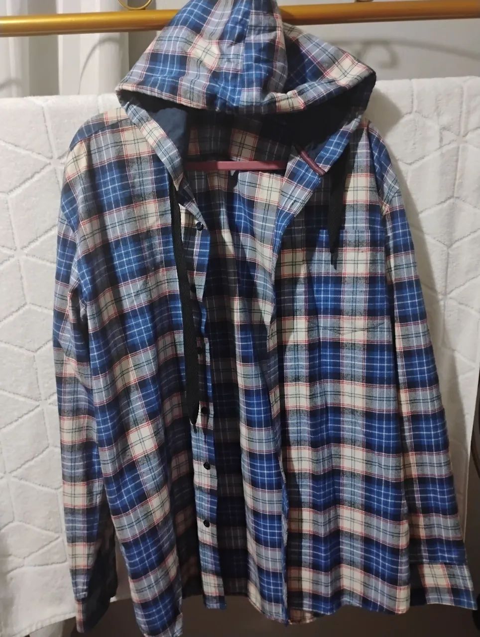 Blusa xadrez com capuz. - Foto 2