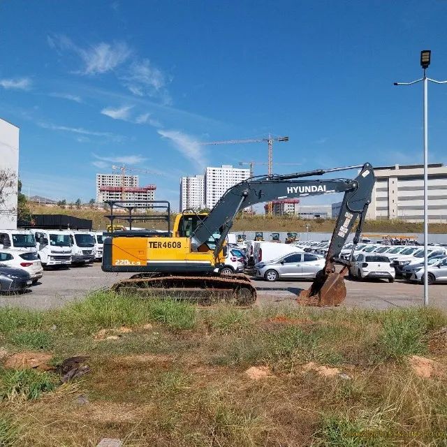 Escavadeira Hyundai R220LC 22T ano 2023  - Foto 3