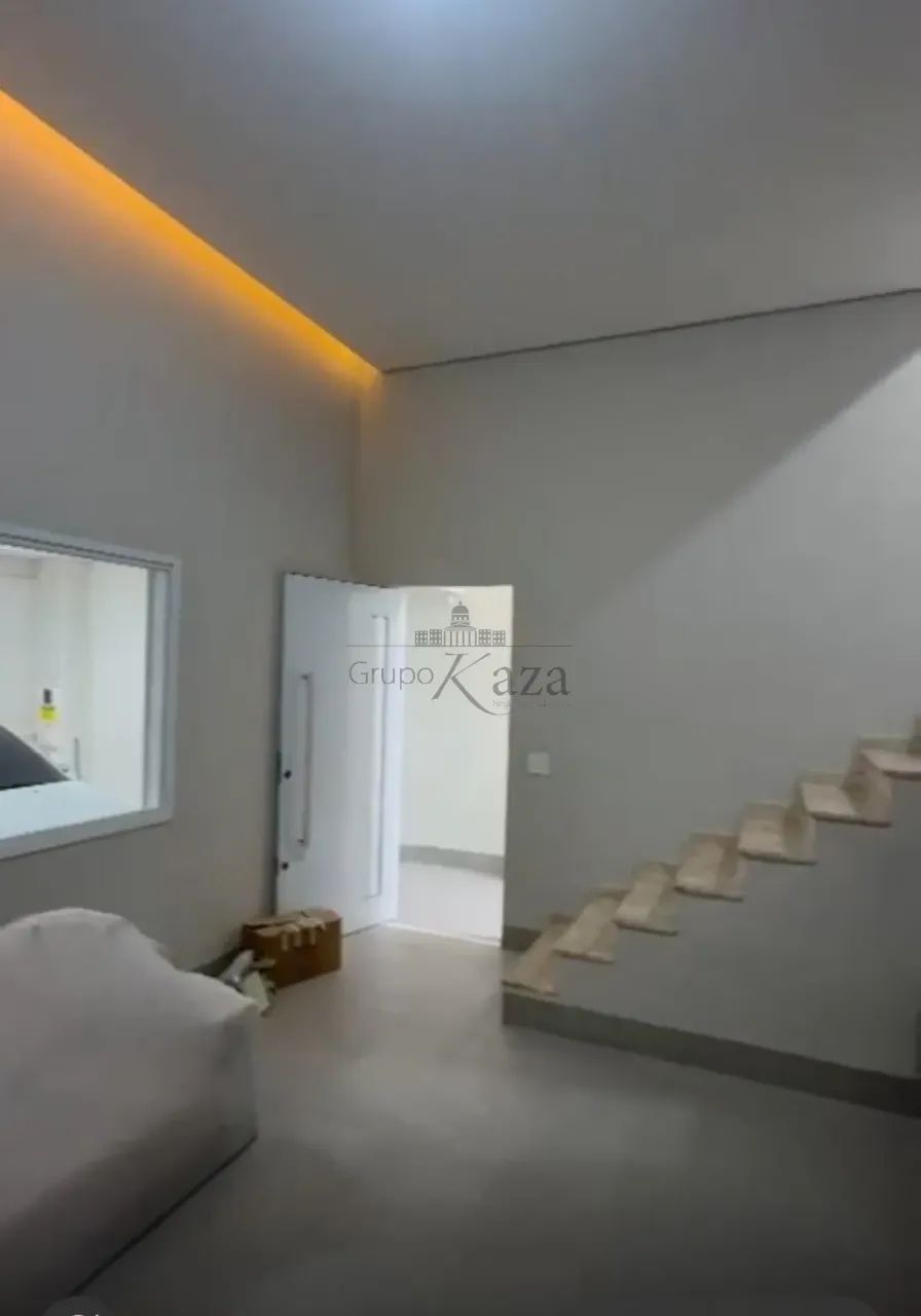 Oportunidade - Casa Sobrado - Residencial De Ville - 3 Dormitórios - 150m².