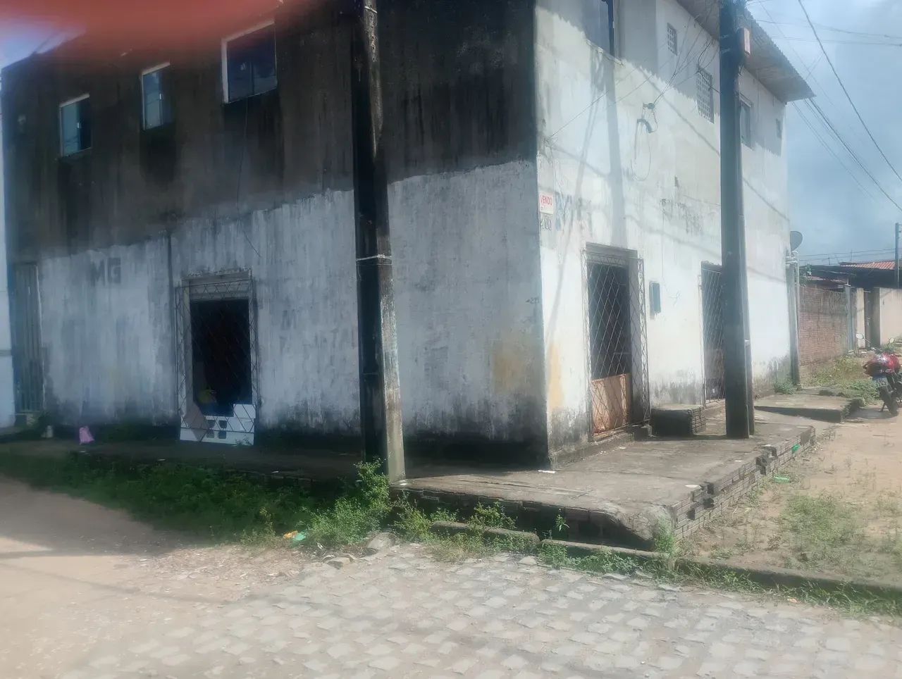 VENDO PRÉDIO COM 4 KITNETS,, E PONTO COMERCIAL - Foto 3