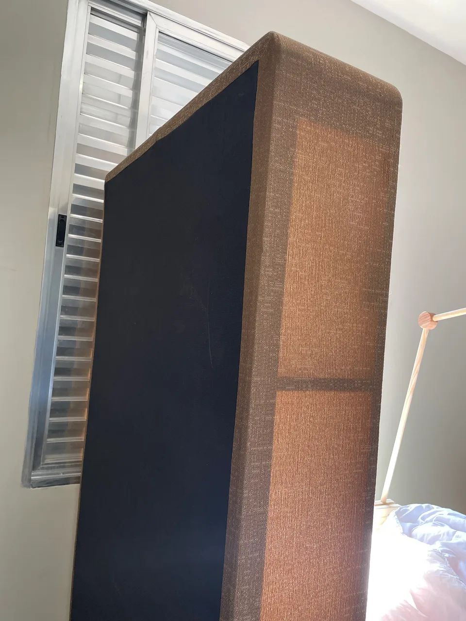 Box de solteiro novinho