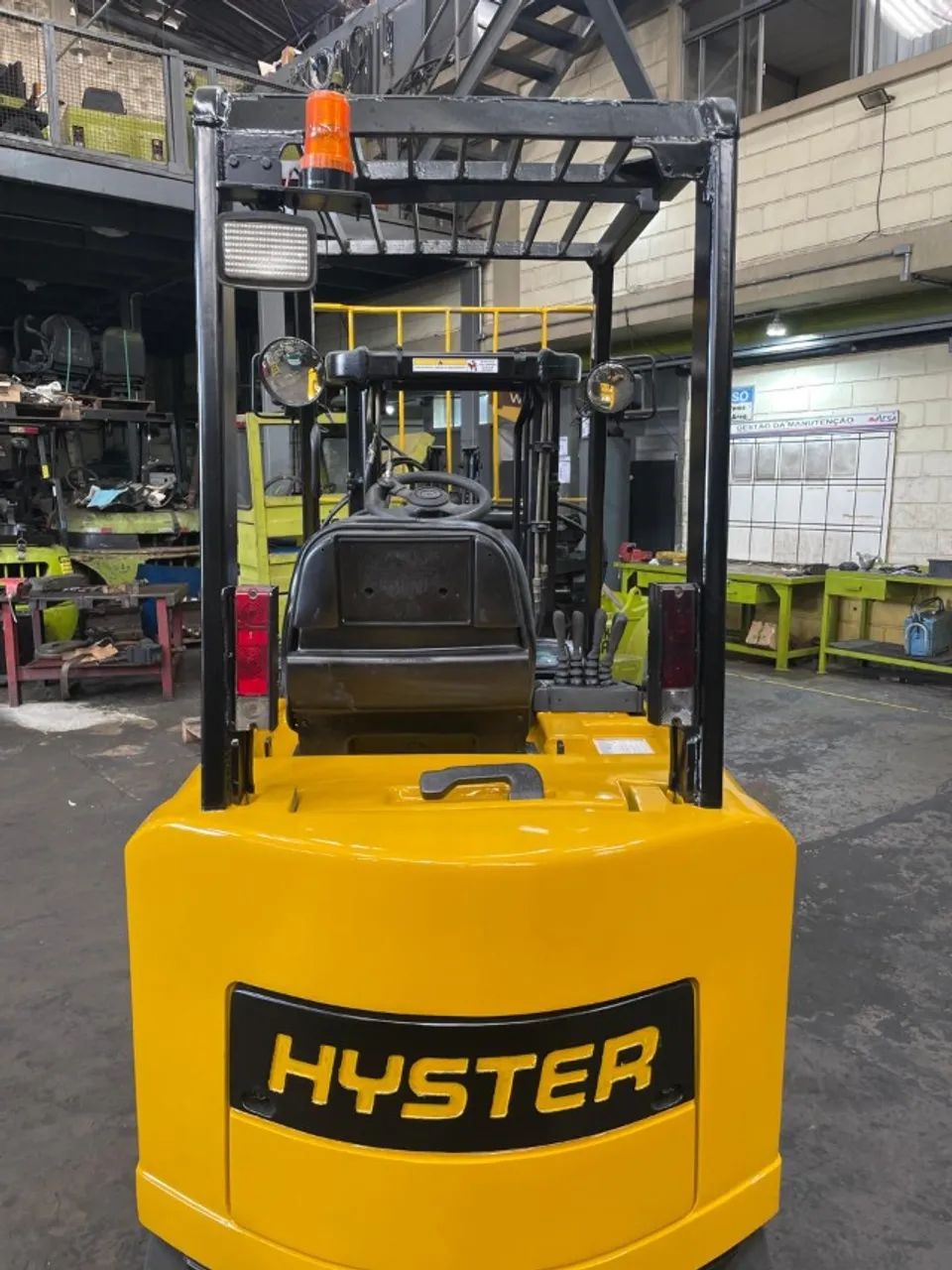Empilhadeira Contrabalançada Hyster E55XM - Foto 3