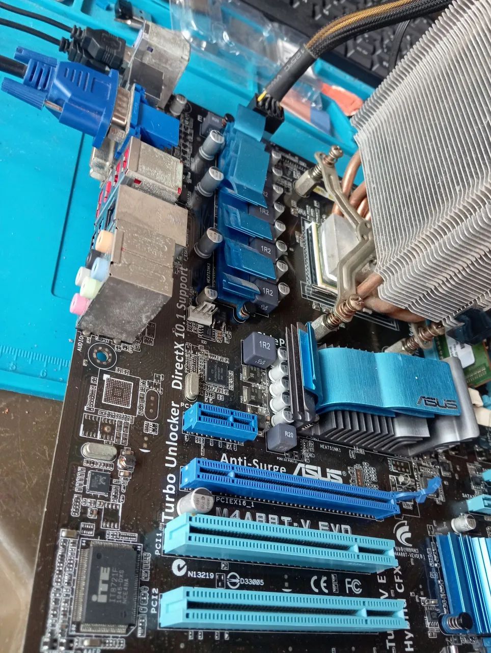 Placa Mãe Asus + Phenom II X6 Cooler master C/Espelho - Foto 3