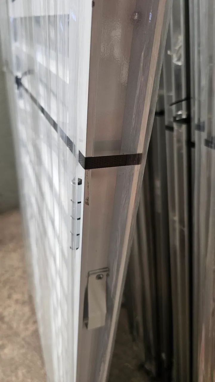 PORTA DE ALUMÍNIO BRANCO 80CM COM GRADE E VIDRO - QUEIMA DE ESTOQUE!!! - Foto 4