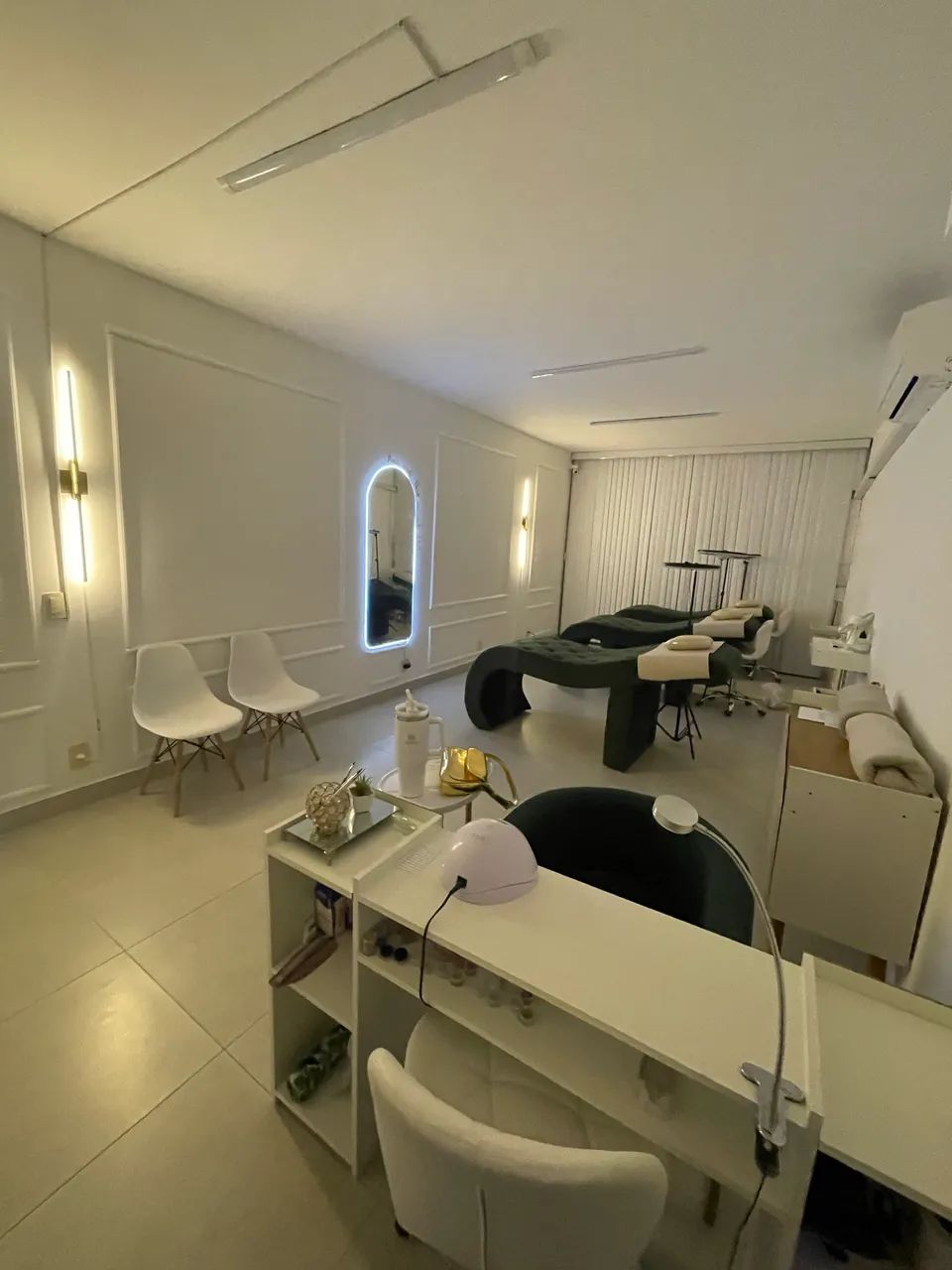 Alugo maca e mesa de Nails 