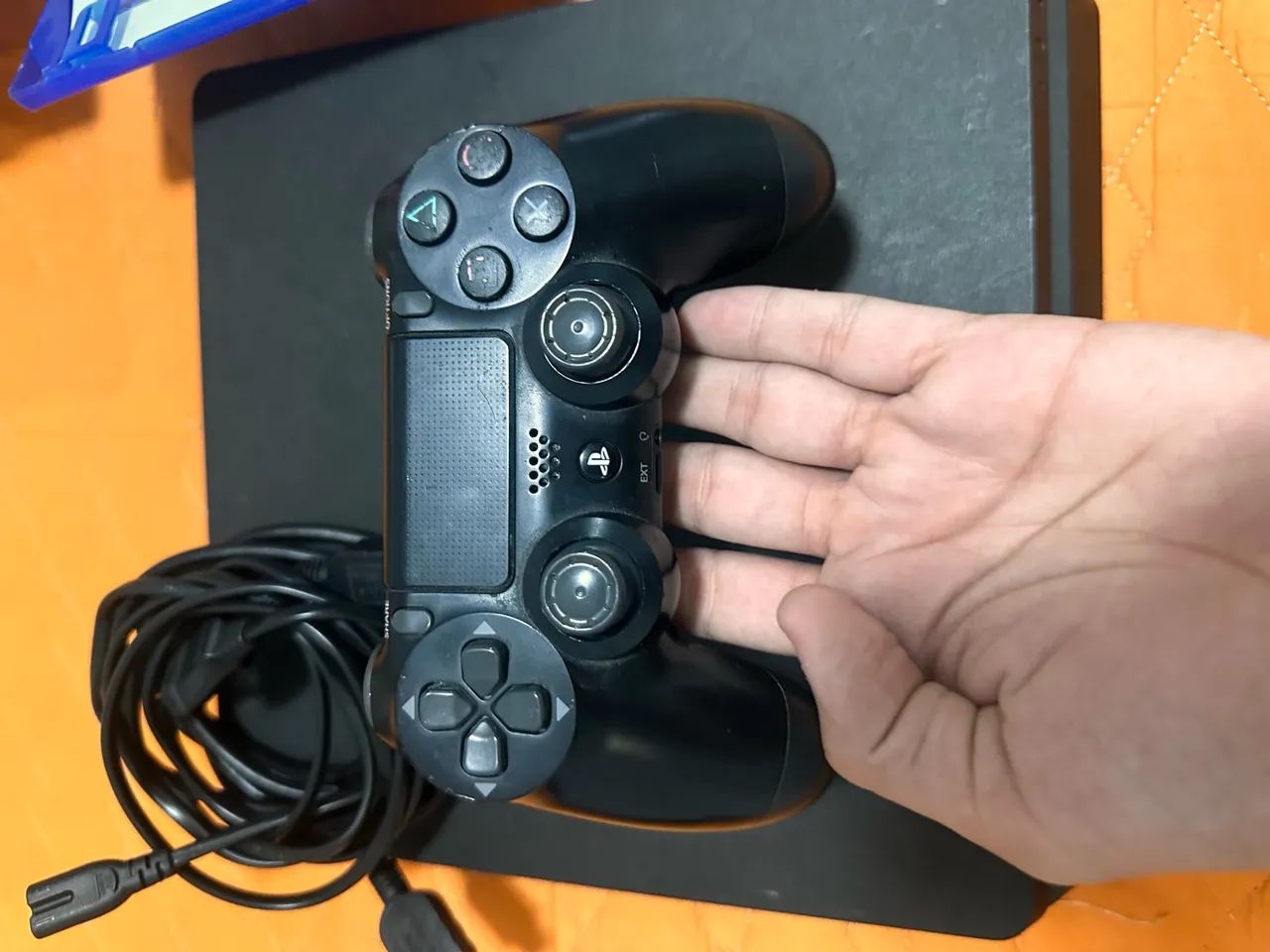 Ps4 slim 1 tera com controle+ 4 Jogos  - Foto 3