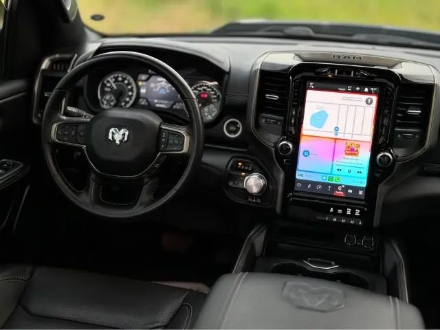 Ram Classic Laramie 5.7 V8 16V Gasolina 4X4 Aut. 2023 - Foto 5