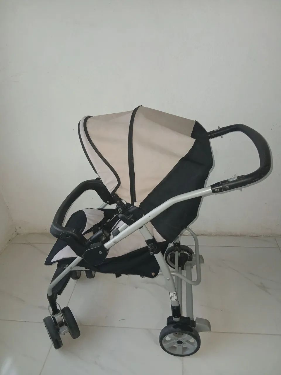 Vendo carrinho de bebê - Foto 3