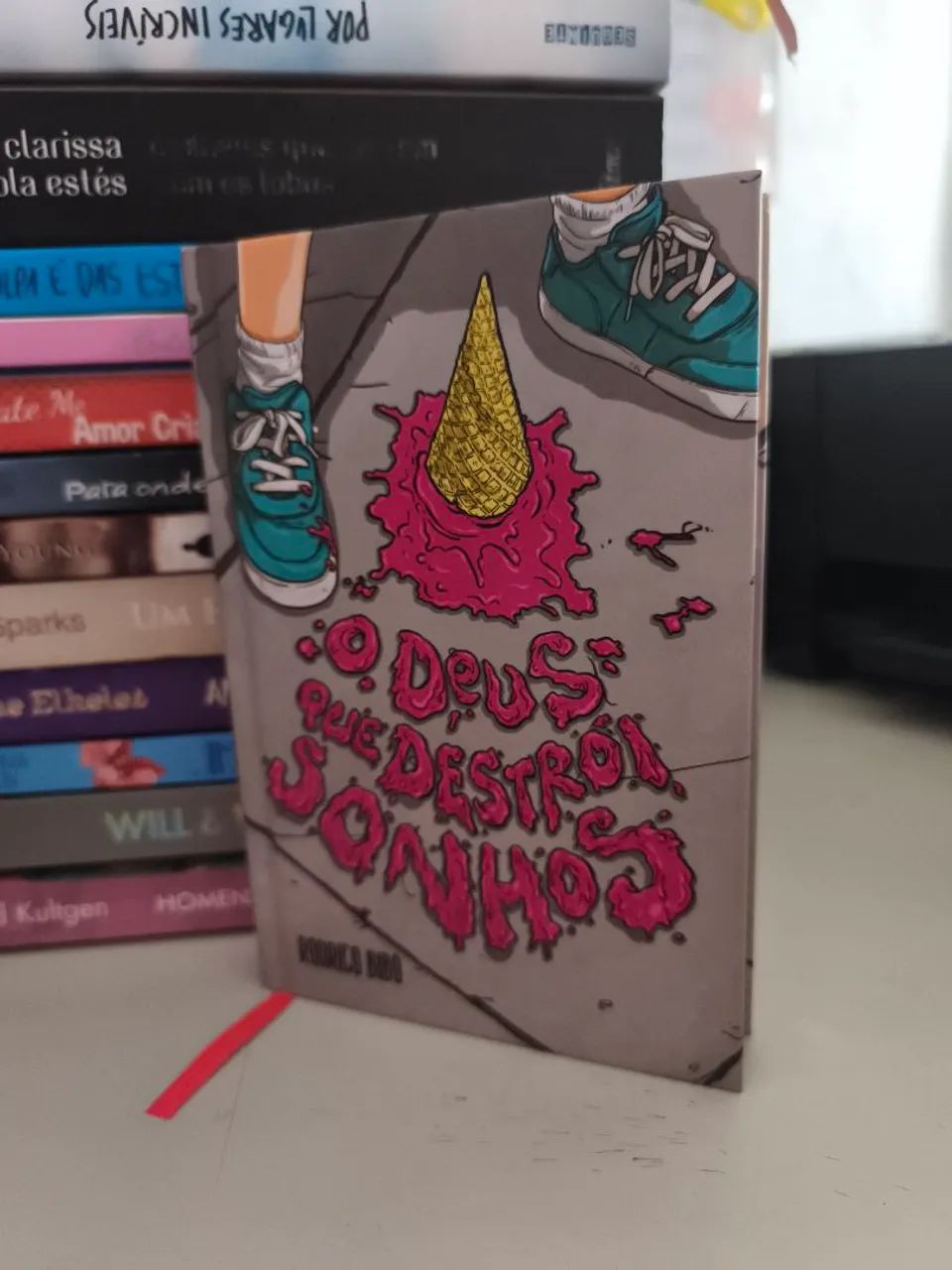 Livro o Deus que destrói sonhos