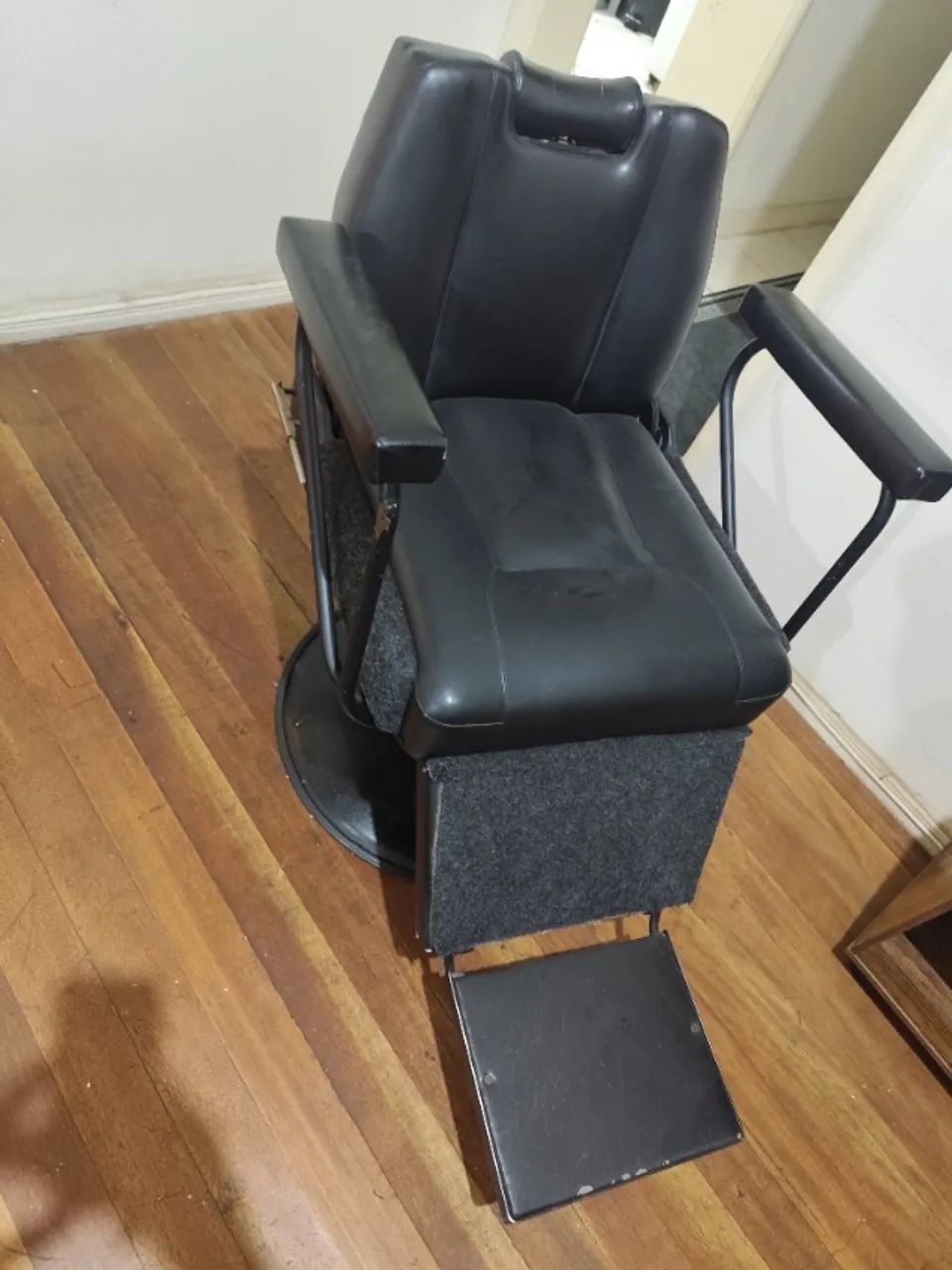 Cadeira de barbeiro. - Foto 2