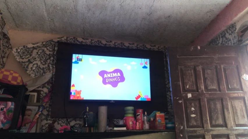 Vendo televisão 
