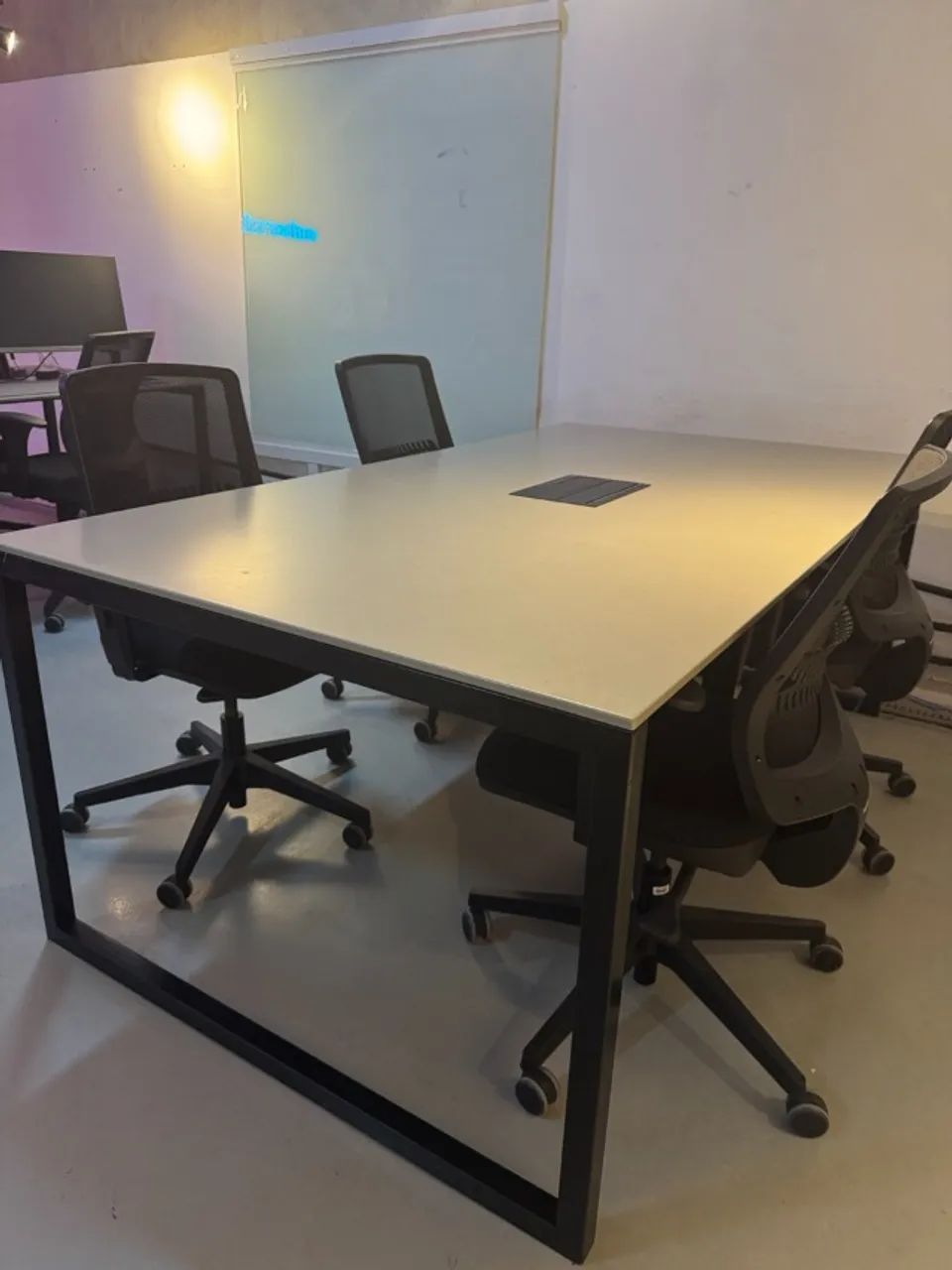 Mesa Escritório 200x110cm - Corian e Ferro - Foto 3