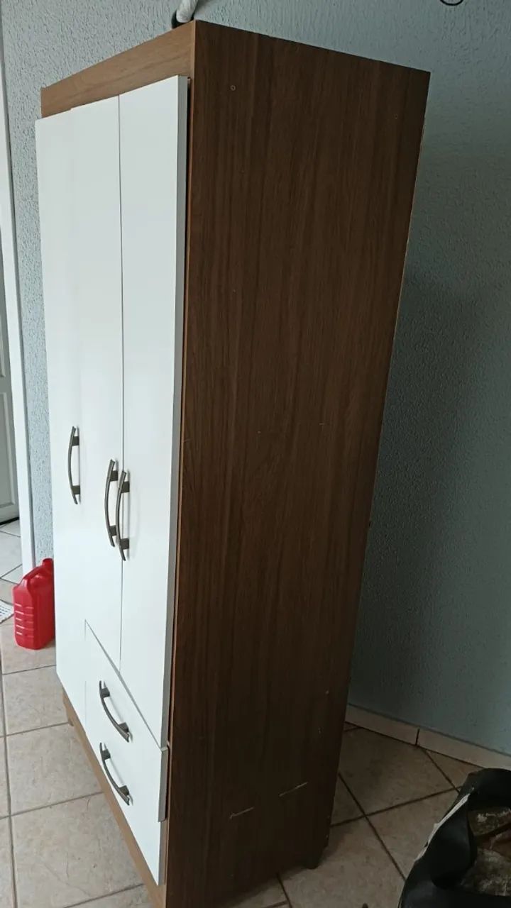 Guarda roupa 3 portas e 2 gavetas  - Foto 4