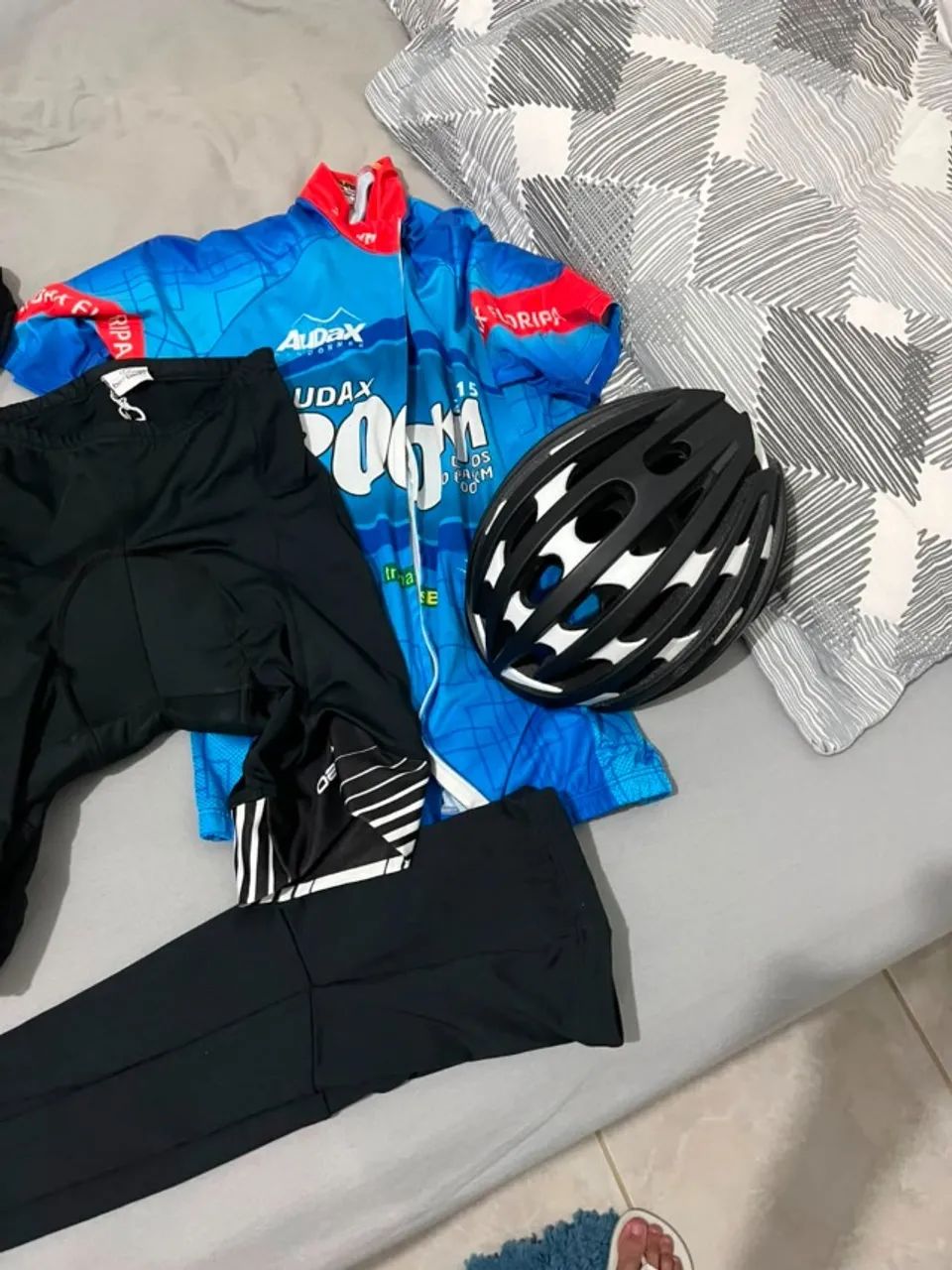 Roupas Ciclista e Capacete