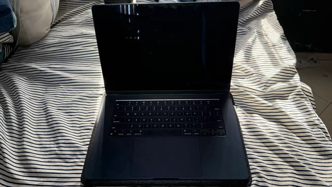 MacBook Air M3 16gb RAM 15 polegadas