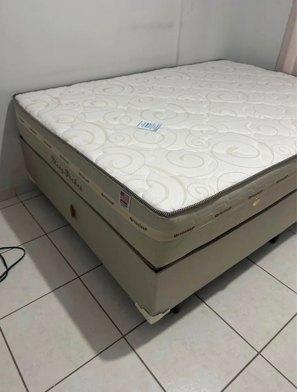 Colchão de casal e suporte (novo) 