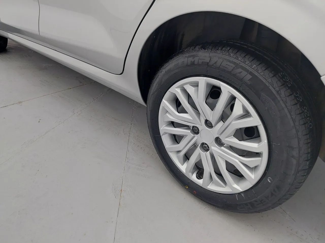 Fiat Cronos DRIVE 1.3 8V Flex, foto 12 de 18