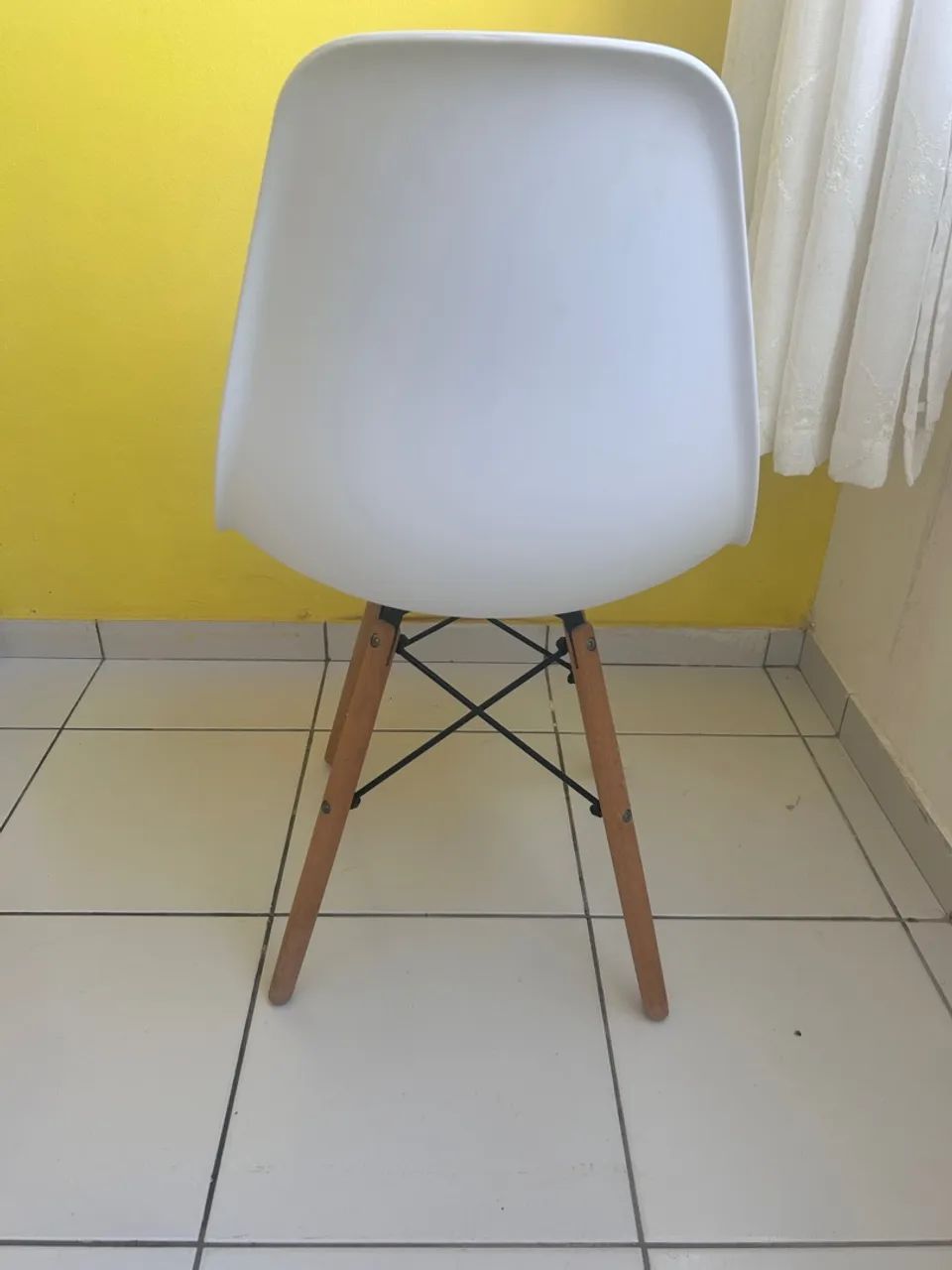 Cadeira branca  - Foto 3