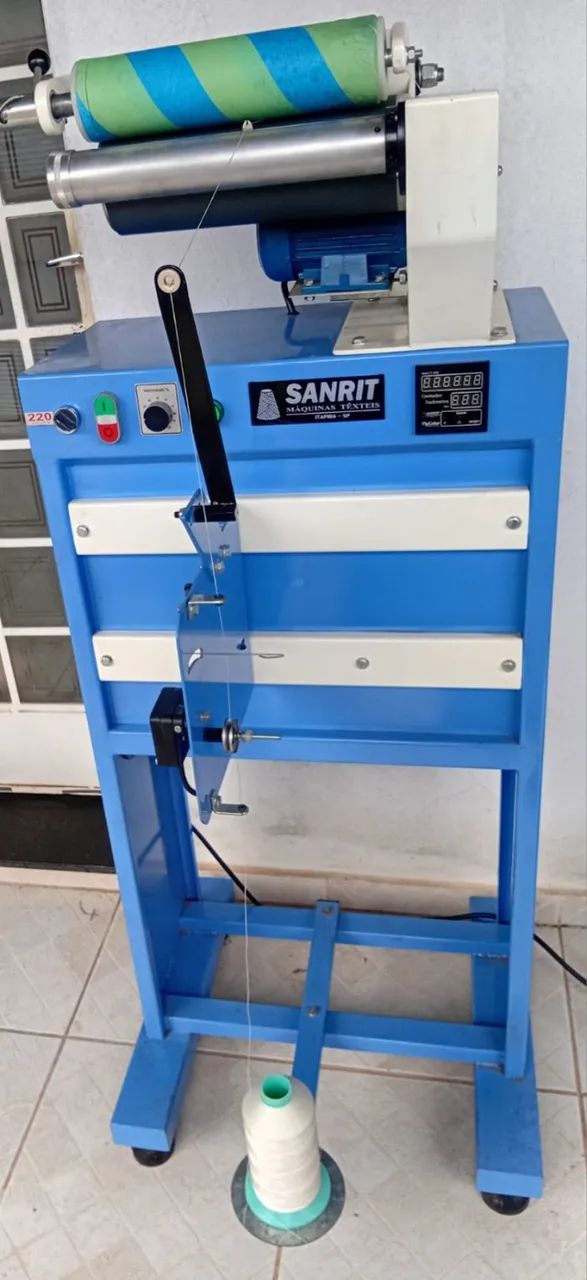 Conicaleira, maquina de repassar linhas, cordão, fios, bobinadeira.