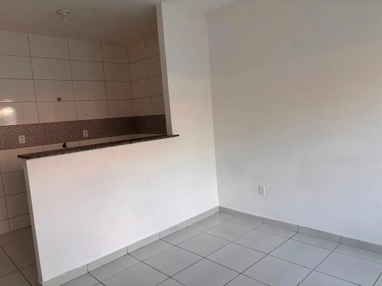 CASA COM 2 QUARTOS EM MAIO - ACEITO ENTRADA - Foto 2