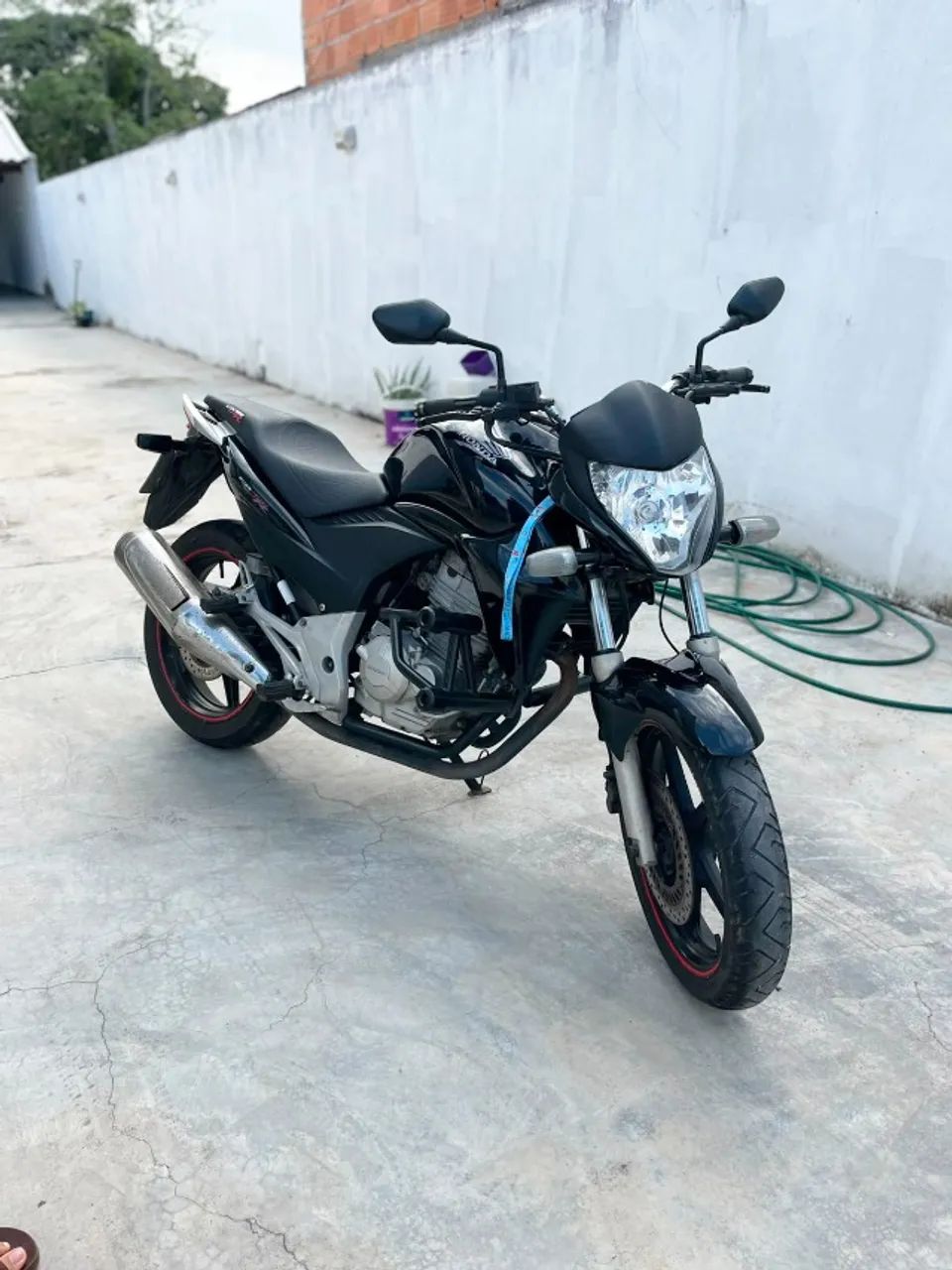 Moto CB300 2013