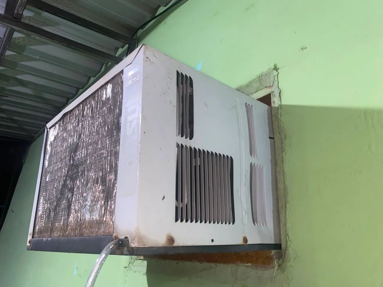 Ar-condicionado 7.500 BTUS funcionando perfeitamente gelando! - Foto 4