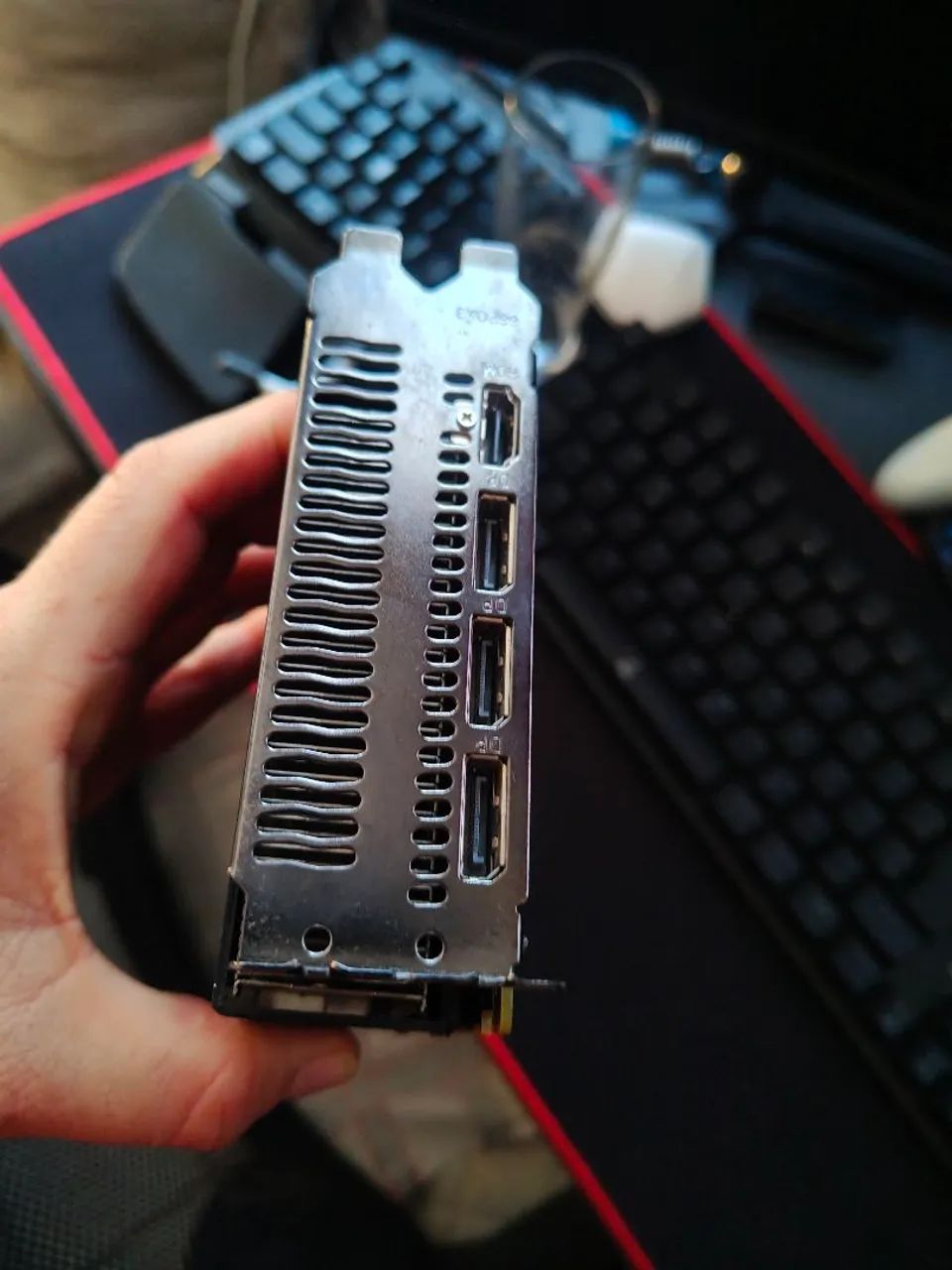 AMD Radeon RX Vega 56 8GB HBM2 2048bits - Foto 2
