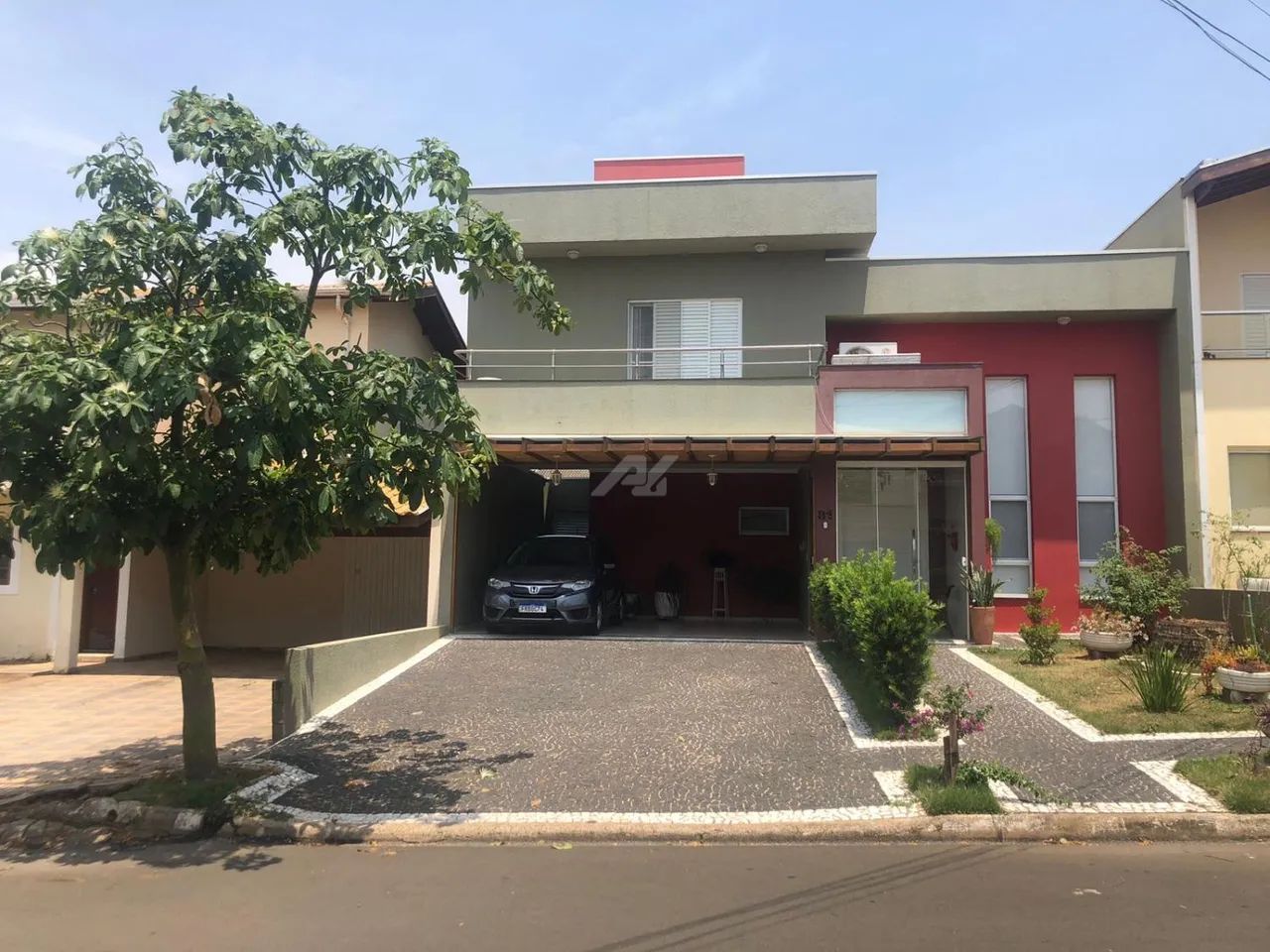 Ótimo sobrado com 3 suítes, área gourmet e piscina - Foto 2