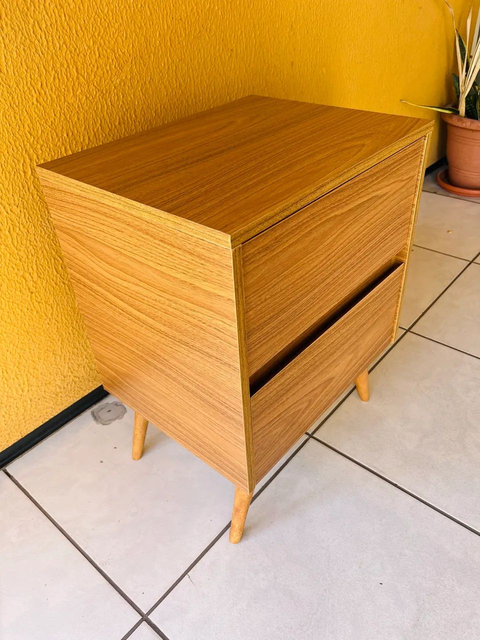 Produto novo!! Mesa de cabeceira  - Foto 2